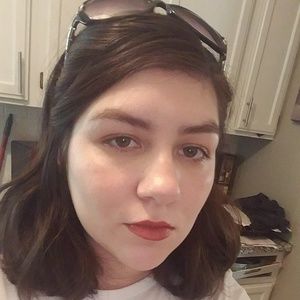 Meet your Posher, Liz